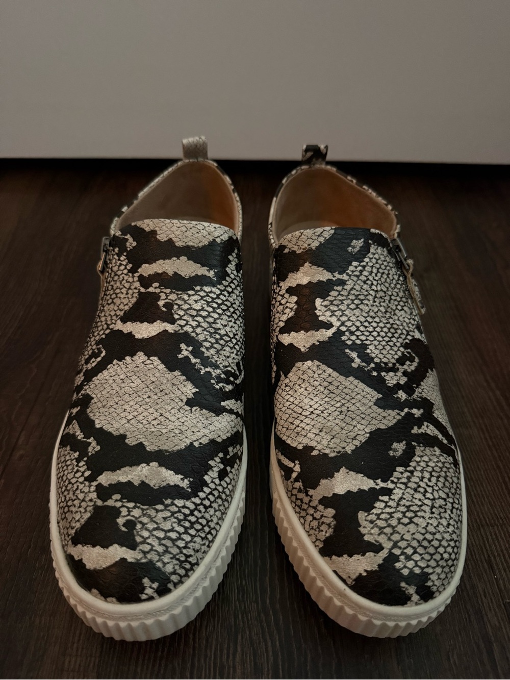 Soul by Naturalizer Women's Slip-On Snake Print Sneakers